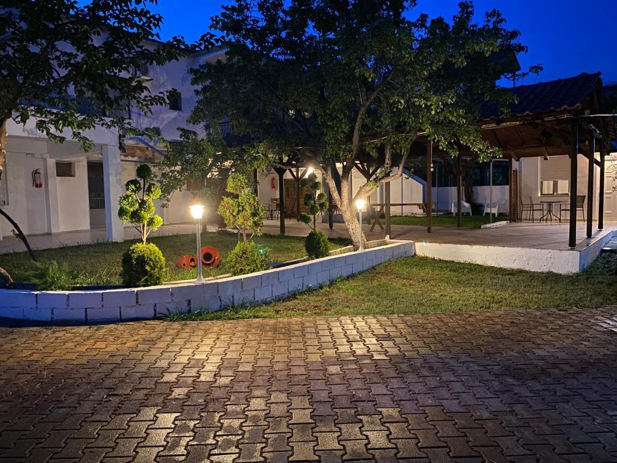 V-Suites Potos Exterior photo